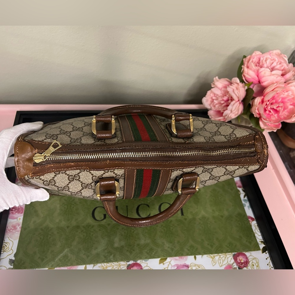 Gucci Beige and Brown Monogram 2-Way - Main zipper has been replaced - Picture 9 of 11